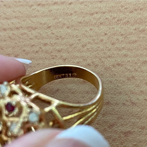 Ornate Gold Ring - Picture 3 of 5